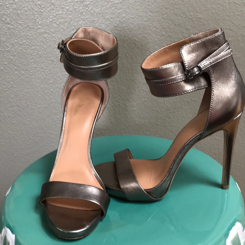 Halston Heritage Heels!